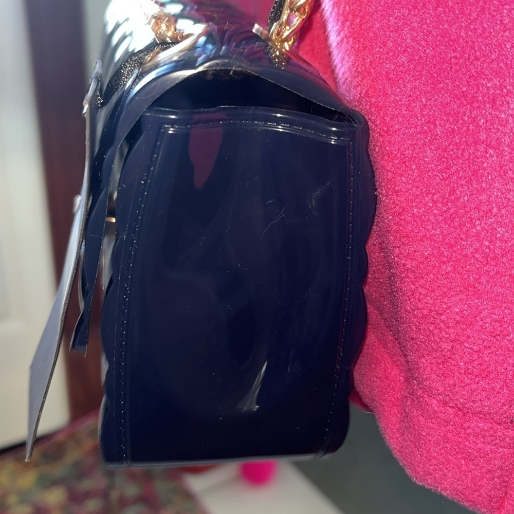 Deluxity LA  Jelly bag  2 way Quilted Crossbody / shoulder bag  Navy/ Gold chain - Picture 6 of 13